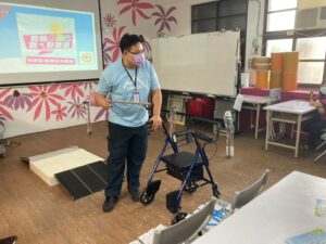 LINE_ALBUM_20211029六股社區宣導_211102_8